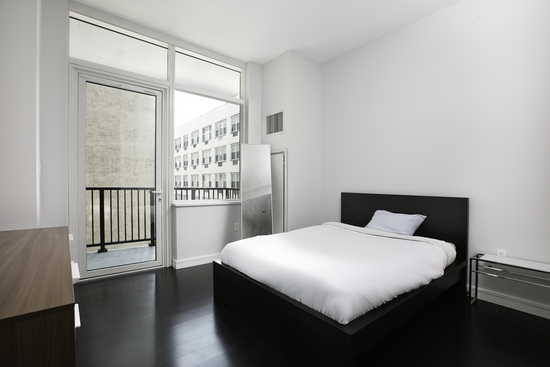 300 East 23rd Street, Unit 8G Manhattan, NY 10010 - Photo 3 of 18