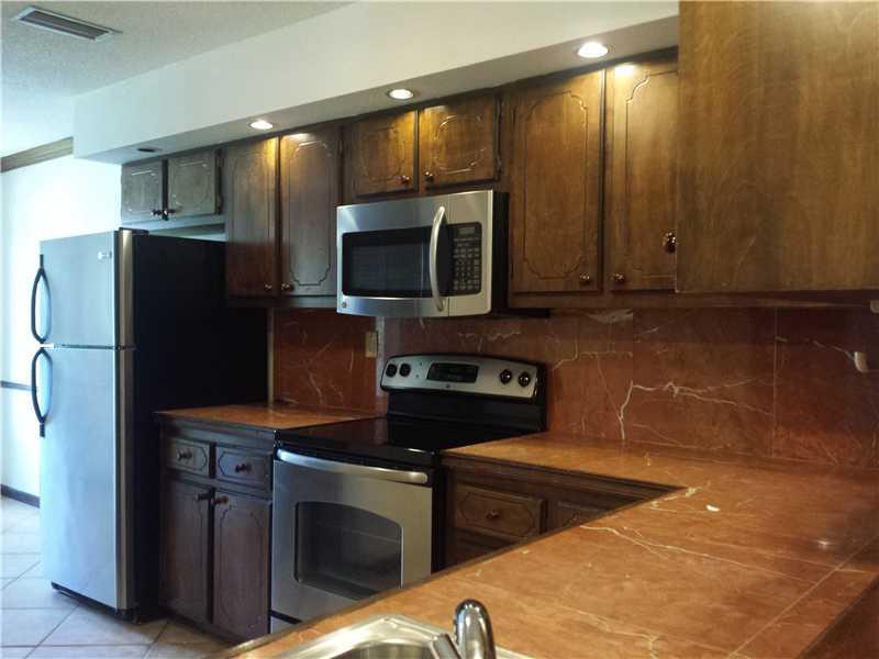 Springtree Lakes Sunrise, FL 33351 - Photo 6 of 28