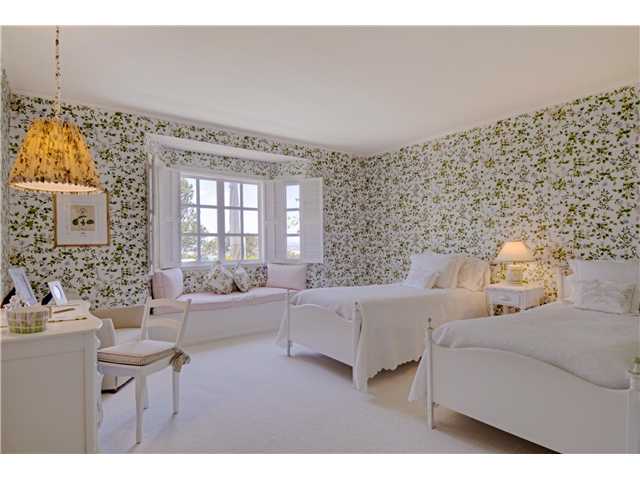 3311 Kellogg Way San Diego, CA 92106 - Photo 20 of 25 lovely decor throughout