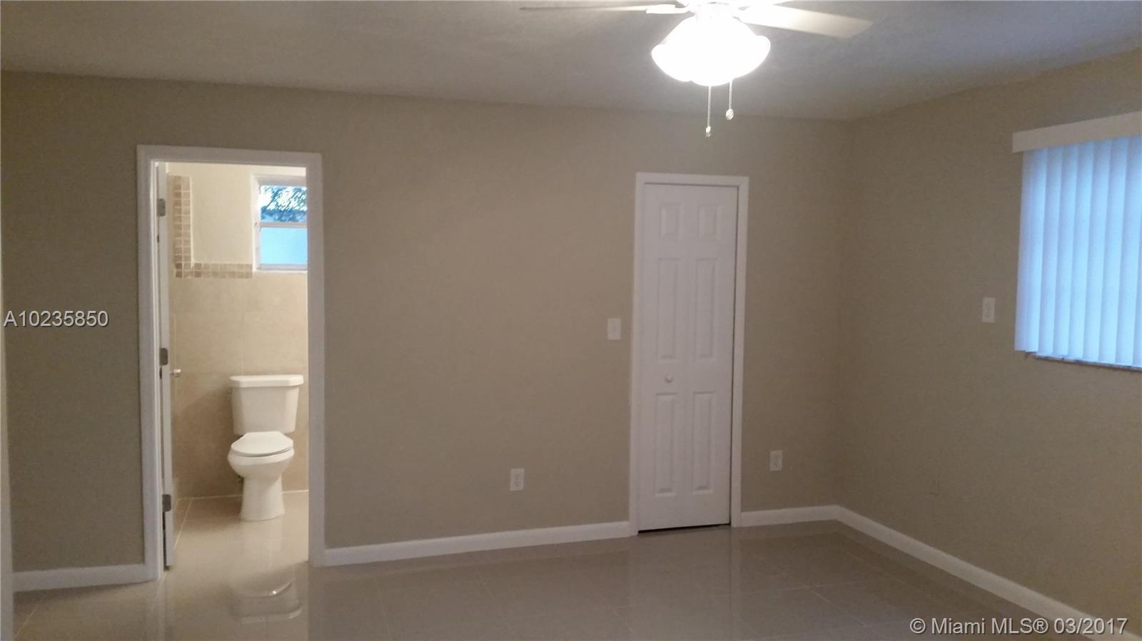 1901 North 31st Road Hollywood, FL 33021 - Photo 2 of 10