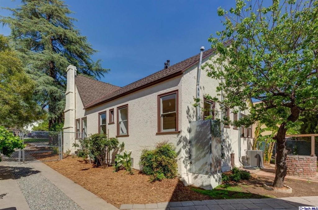 318 East Altadena Drive Altadena, CA 91001 - Photo 17 of 17 Additional Photo