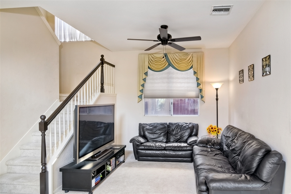 2515 Moonlight Glen Escondido, CA 92026 - Photo 3 of 23