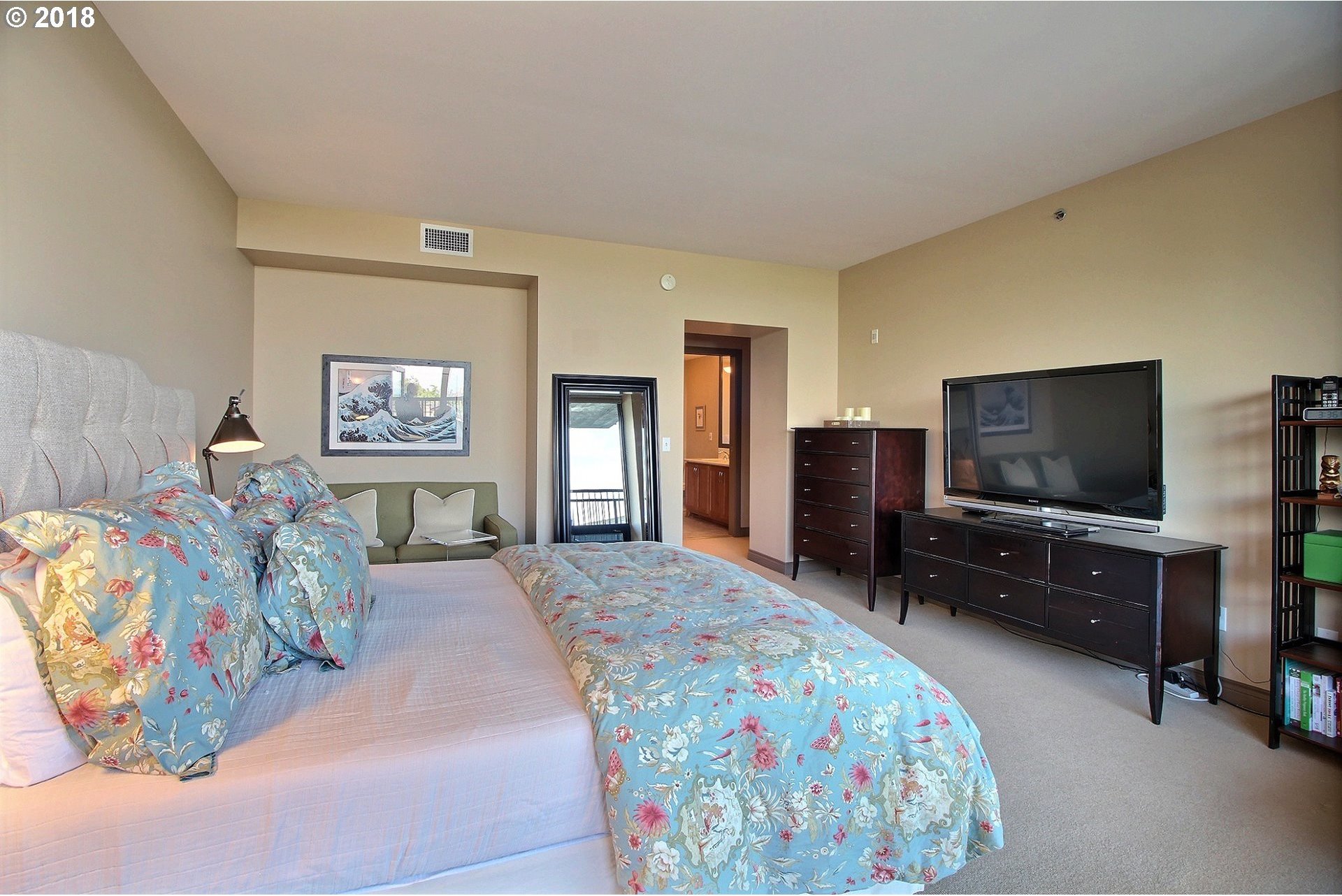 2442 Northwest Westover Road, Unit 101 Portland, OR 97210 - Photo 18 of 32 Gallery Image 18