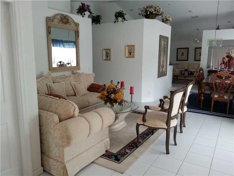 Savanna Weston, FL 33327 - Photo 5 of 17