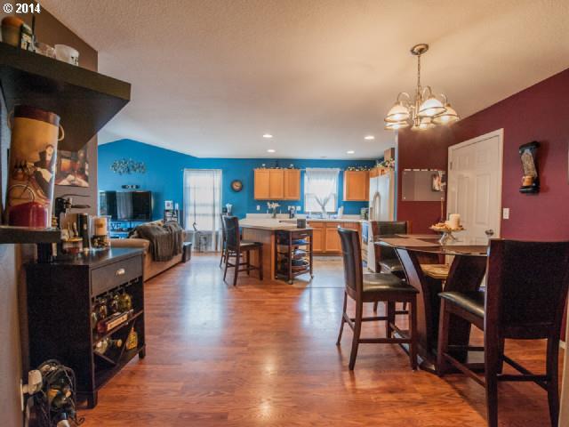 933 Northeast Mariners Loop Portland, OR 97211 - Photo 2 of 13 Gallery Image 2