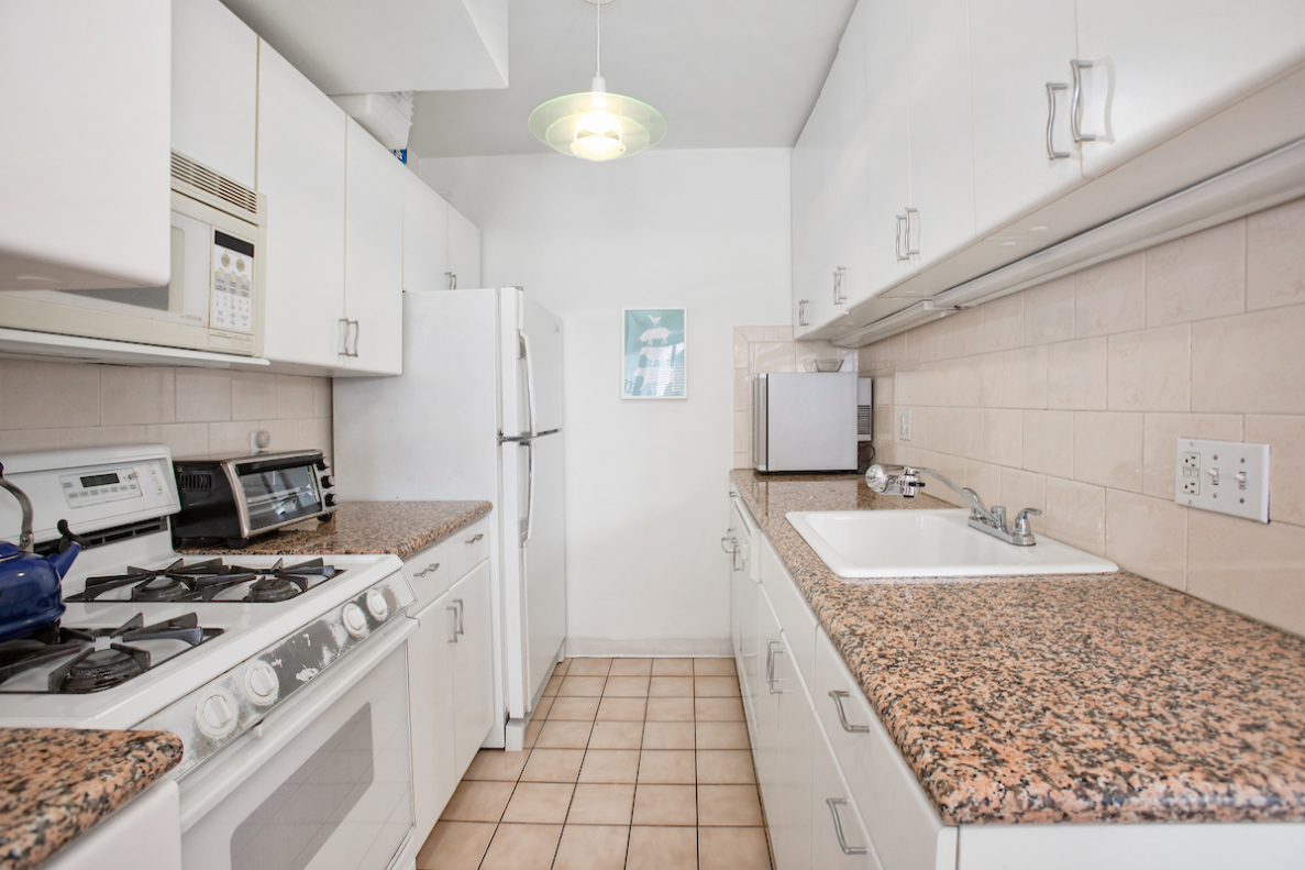 175 West 12th Street, Unit 17B Manhattan, NY 10011 - Photo 6 of 8