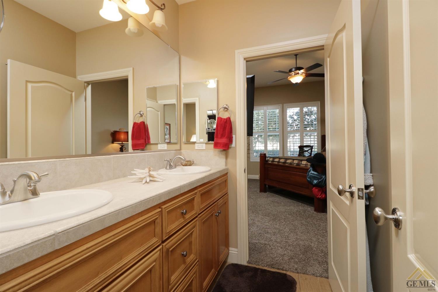 13409 Michaelangelo Drive Bakersfield, CA 93314 - Photo 32 of 40