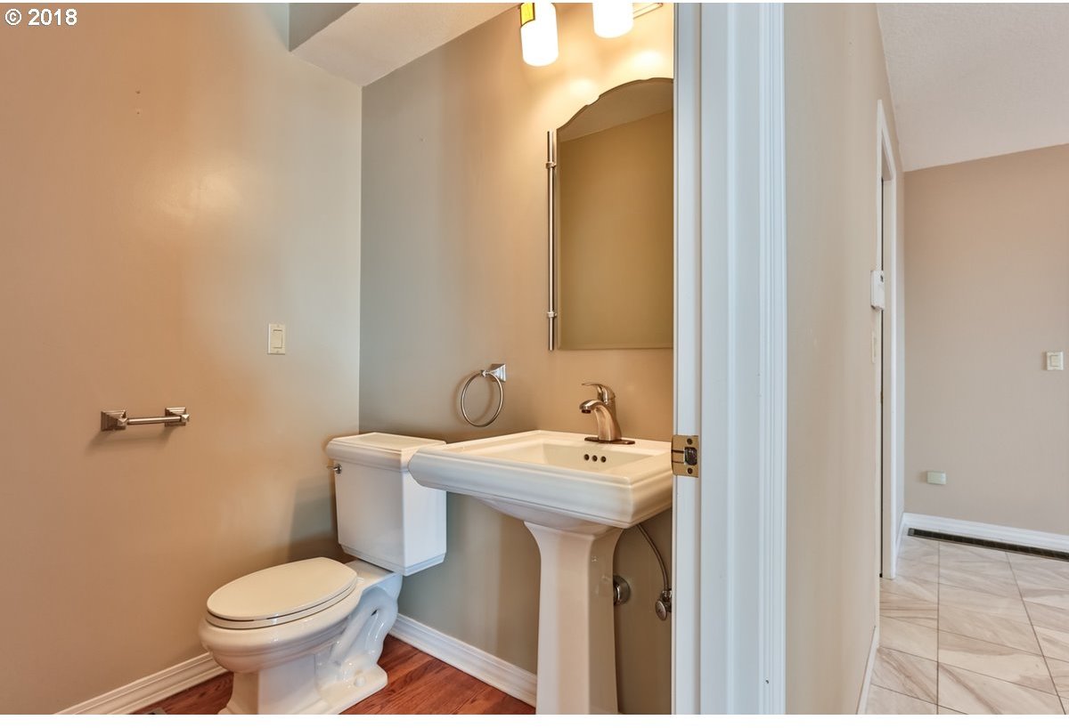 3120 Northeast Rocky Butte Road Portland, OR 97220 - Photo 12 of 32 Gallery Image 12