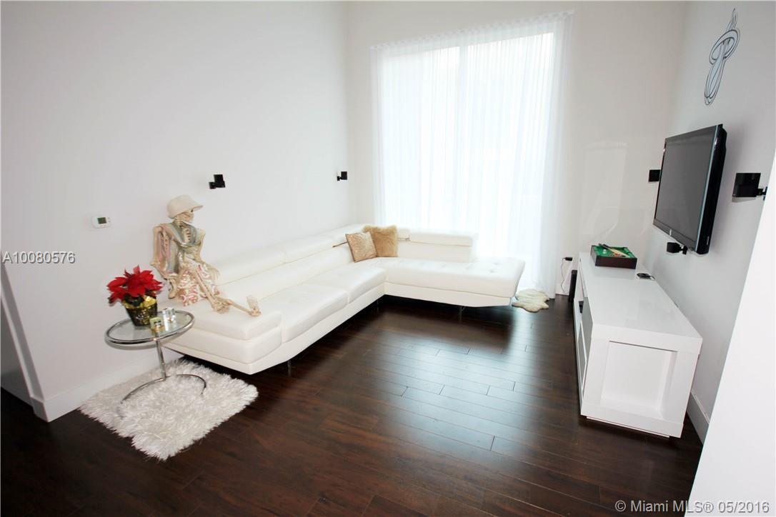 253 Northeast 2nd Street, Unit 308S Miami, FL 33132 - Photo 5 of 18