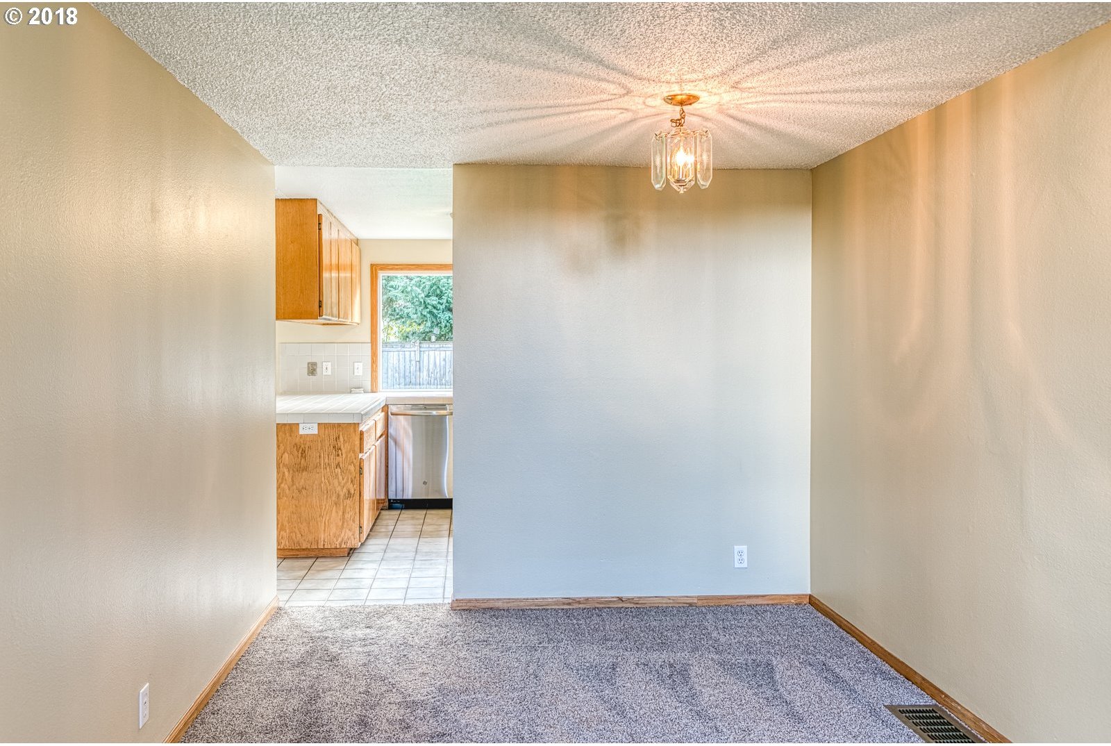 1188 Risden Place Eugene, OR 97404 - Photo 4 of 29 Gallery Image 4
