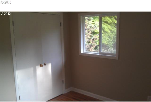 238 Southwest Carson Street Portland, OR 97219 - Photo 10 of 12