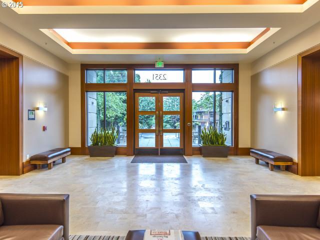 2351 Northwest Westover Road, Unit 903 Portland, OR 97210 - Photo 5 of 16 Gallery Image 5