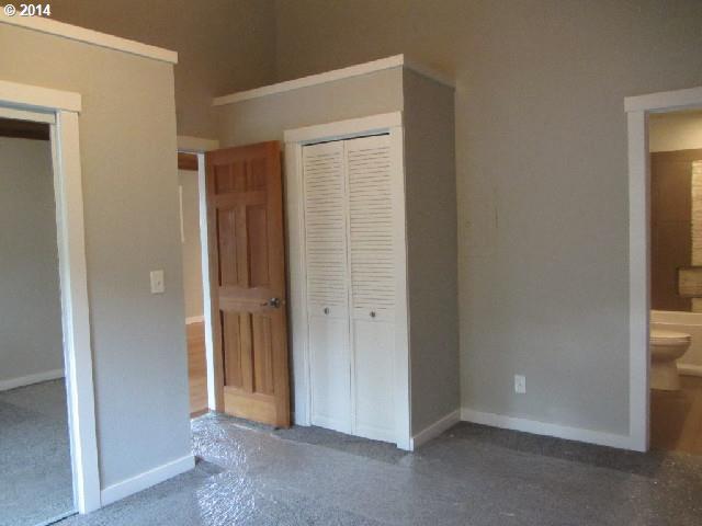 7742 Southwest Barnes Road, Unit A Portland, OR 97225 - Photo 10 of 16 Gallery Image 10