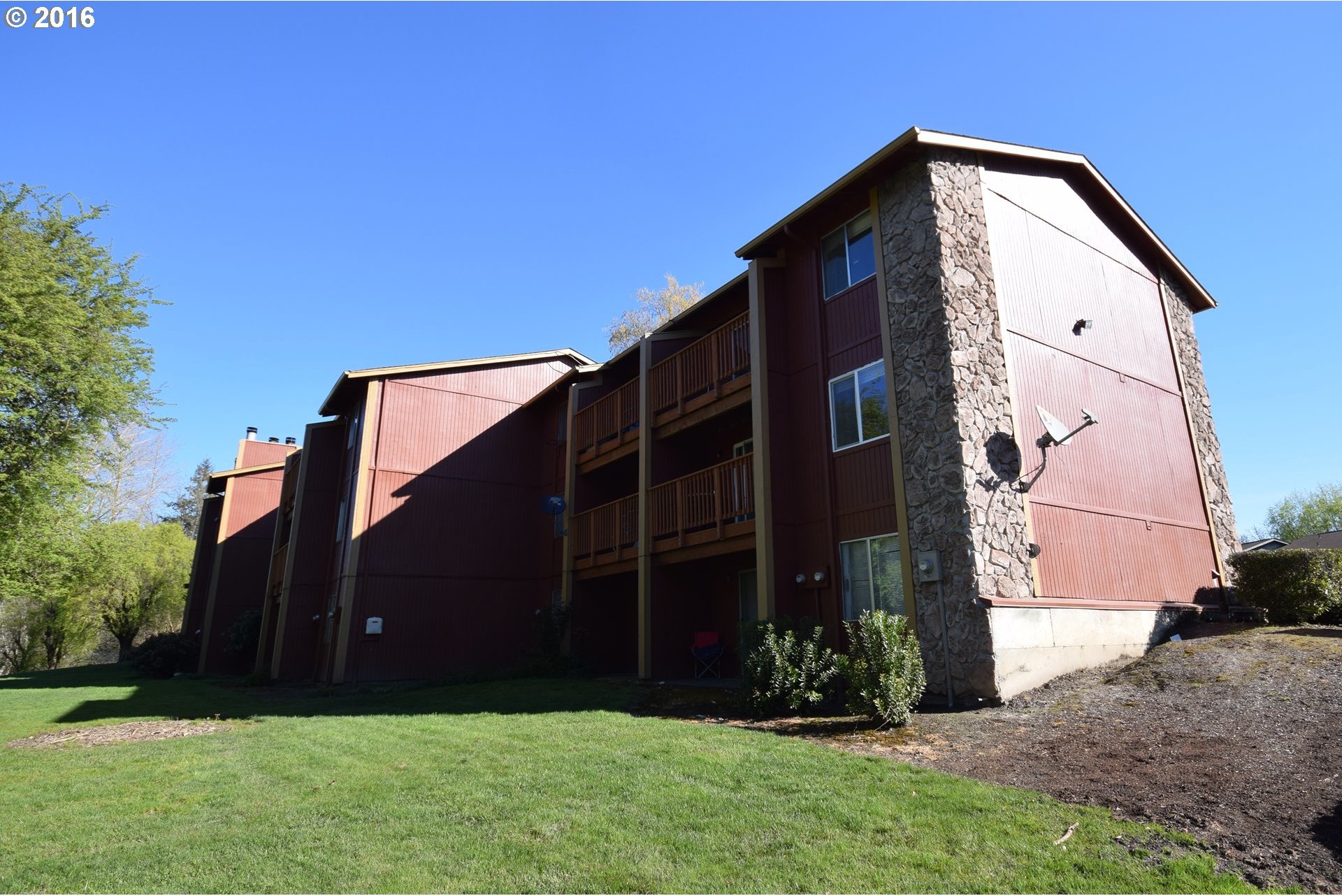 14095 Southwest Walker Road, Unit 51 Beaverton, OR 97005 - Photo 3 of 21 Gallery Image 3