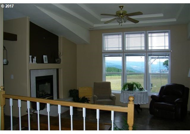27 Knapp Road Lyle, WA 98635 - Photo 9 of 32 Gallery Image 9