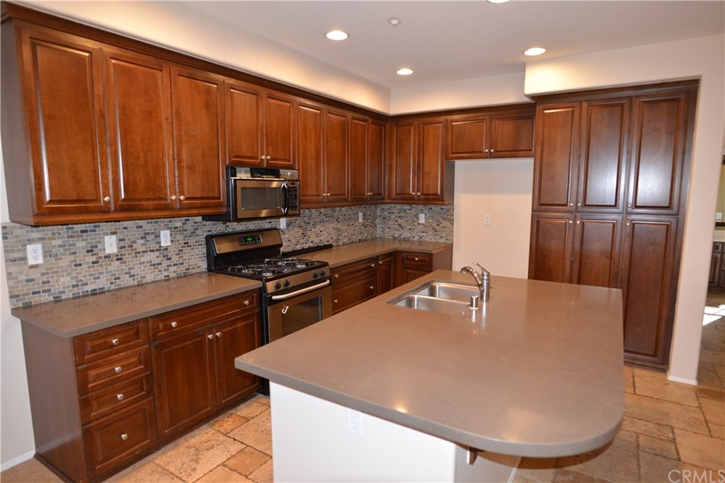 87 Long, Unit 82 Irvine, CA 92620 - Photo 5 of 15