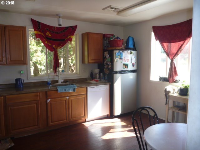 613 Main Street Yoncalla, OR 97499 - Photo 6 of 11 Gallery Image 6