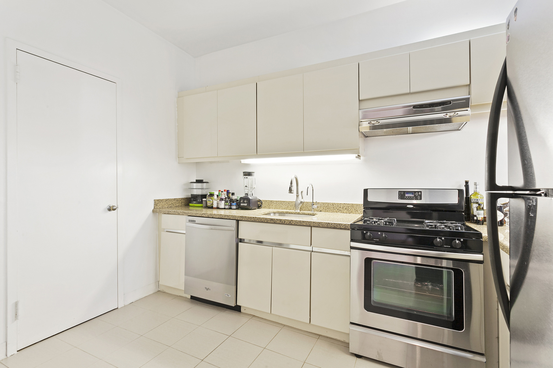 354 Broome Street, Unit 3E Manhattan, NY 10013 - Photo 3 of 5