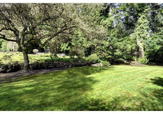12526 Southwest Edgecliff Road Portland, OR 97219 - Photo 1 of 16 Gallery Image 1