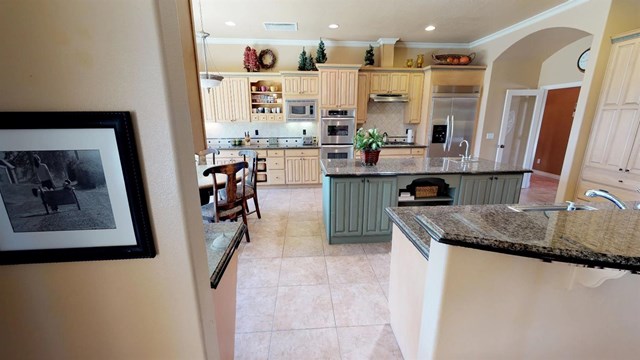19177 Kanbridge Street Apple Valley, CA 92308 - Photo 13 of 60