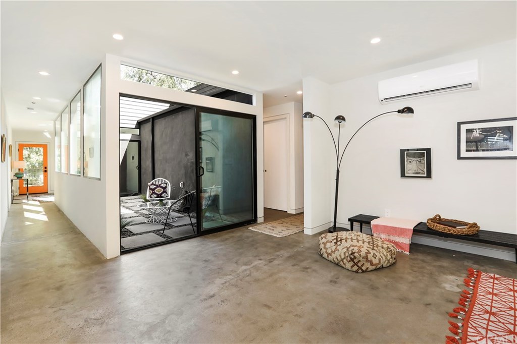 945 Jane Place Pasadena, CA 91105 - Photo 8 of 33