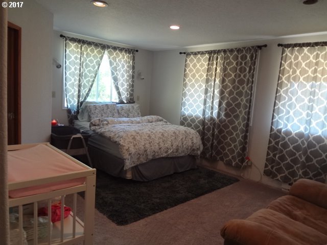 1005 Holcomb Road Kelso, WA 98626 - Photo 2 of 24 Gallery Image 2