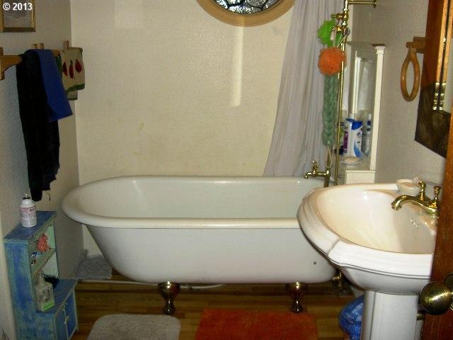 22445 Rocky Point Road Scappoose, OR 97056 - Photo 8 of 16 Gallery Image 8