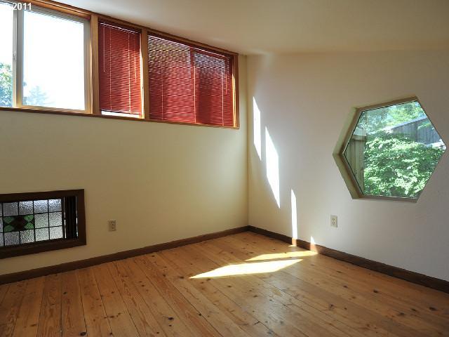 6414 Southwest Barnes Road Portland, OR 97221 - Photo 12 of 16 Gallery Image 12