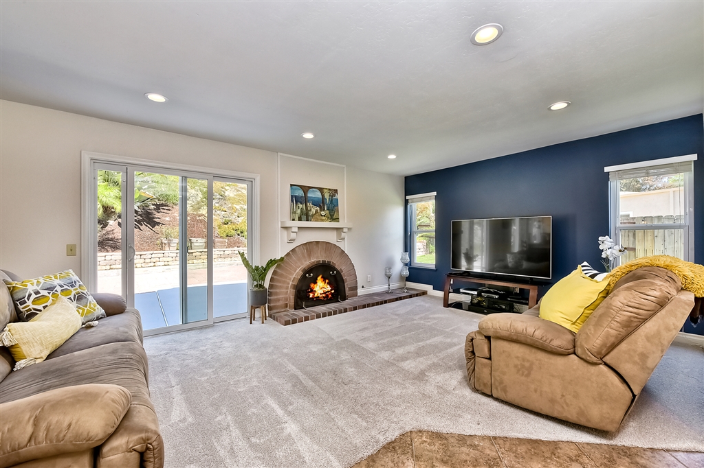 441 Raphael Court Encinitas, CA 92024 - Photo 14 of 25 Family Room opens to the kitchen and breakfast nook w/ Walk out Sliding Door