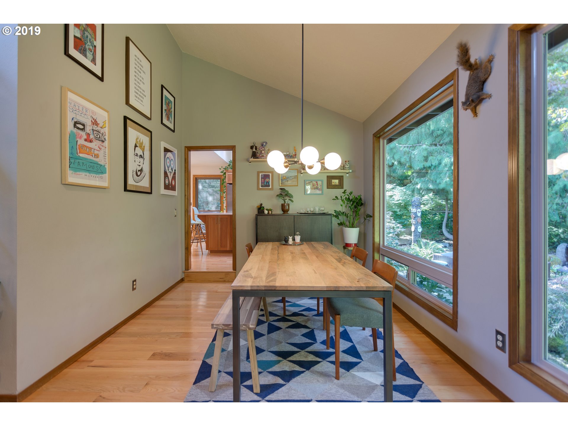 2001 Southwest Broadleaf Drive Portland, OR 97219 - Photo 3 of 26 Gallery Image 3