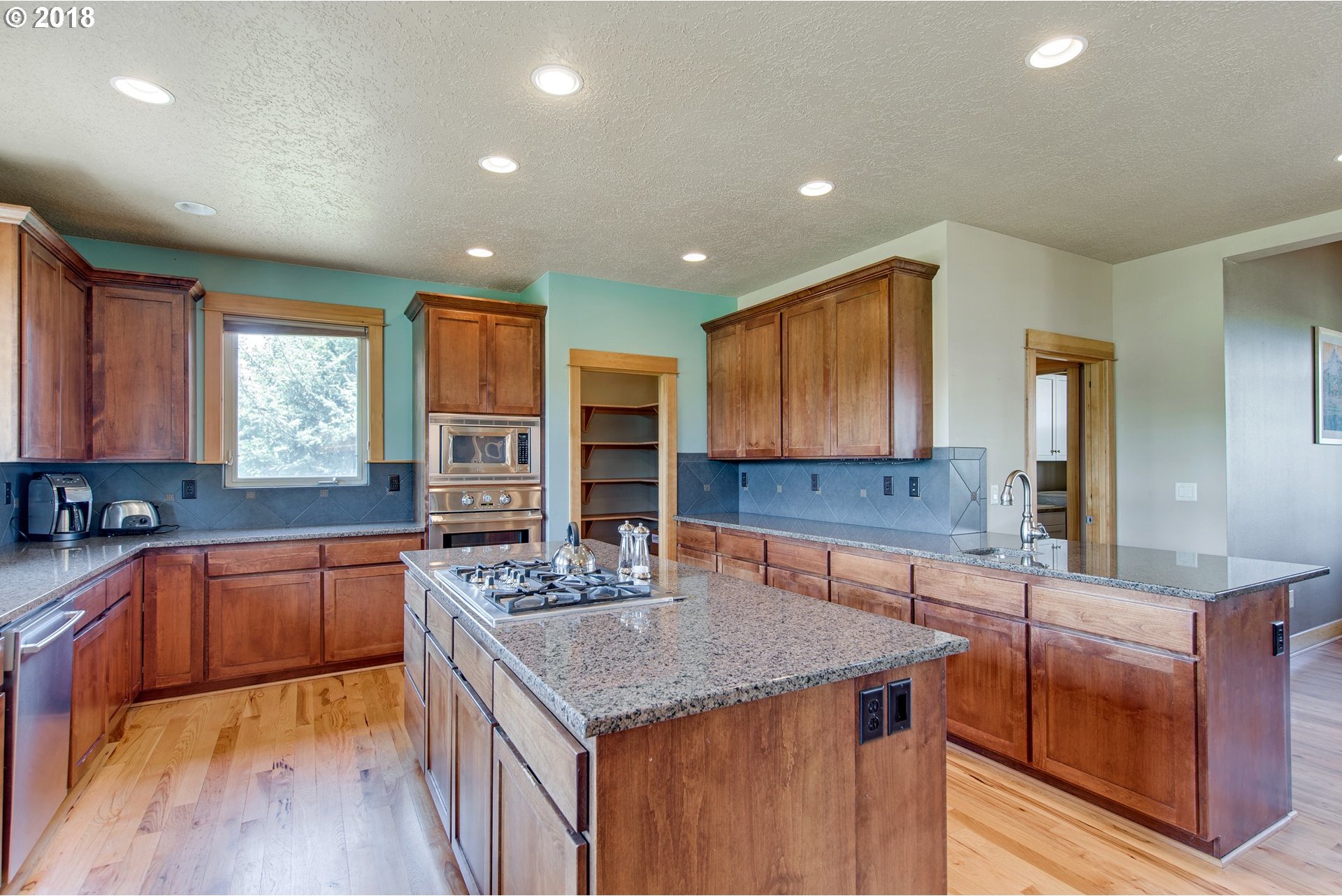 885 Methodist Road Hood River, OR 97031 - Photo 12 of 32 Gallery Image 12