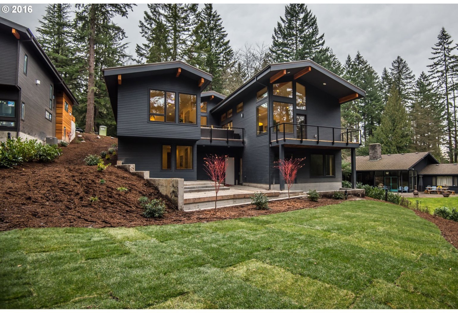 1895 Southwest Highland Road Portland, OR 97221 - Photo 2 of 27 Gallery Image 2