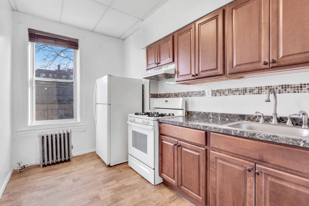 47 Dahill Road Brooklyn, NY 11218 - Photo 5 of 9