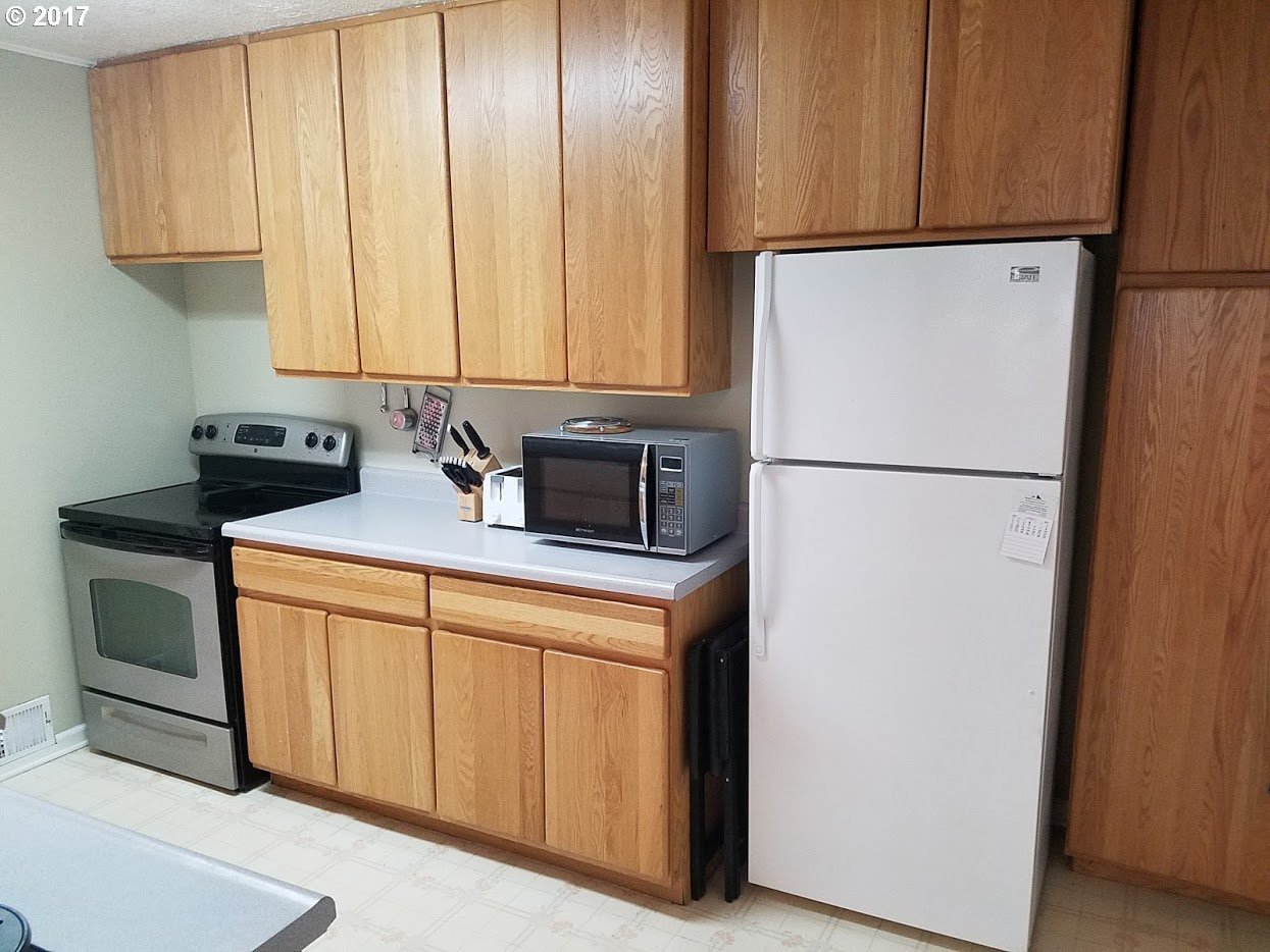 904 Southwest 30th Street Pendleton, OR 97801 - Photo 7 of 18