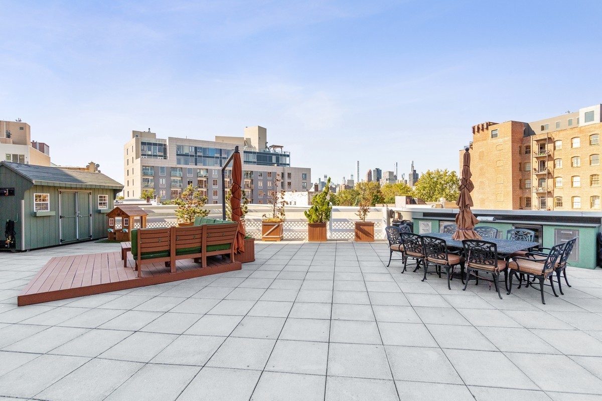 East River Tower 11-24 31st Ave, Queens, NY 11106 - Photo 5 of 7