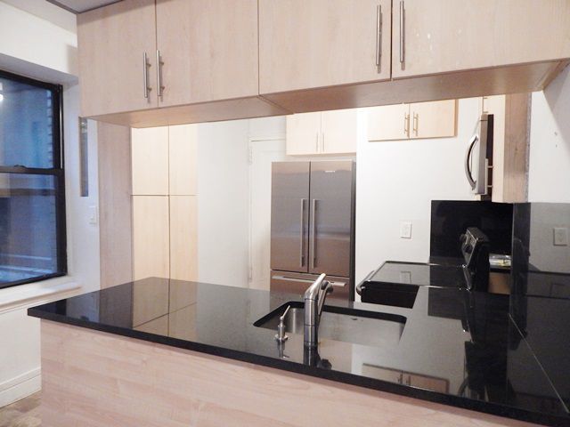 235 West 76th Street, Unit 7C Manhattan, NY 10023 - Photo 6 of 12