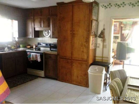 133 Neptune Road St. Augustine, FL 32086 - Photo 11 of 17 Combination Dining Kitchen