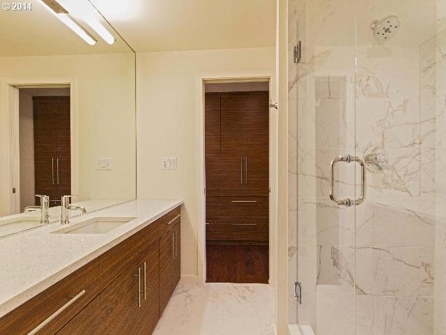 10050 Southwest 25th Avenue Portland, OR 97219 - Photo 14 of 16