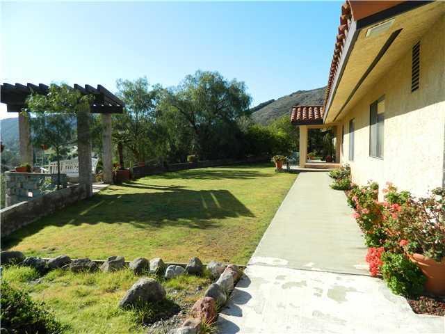 35298 Rice Canyon Road Fallbrook, CA 92028 - Photo 4 of 25