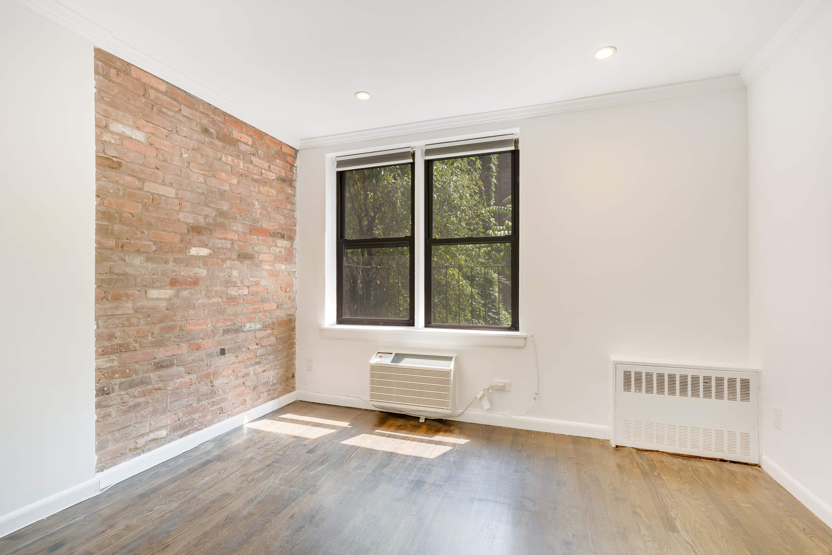328 West 19th Street, Unit 2B Manhattan, NY 10011 - Photo 6 of 11