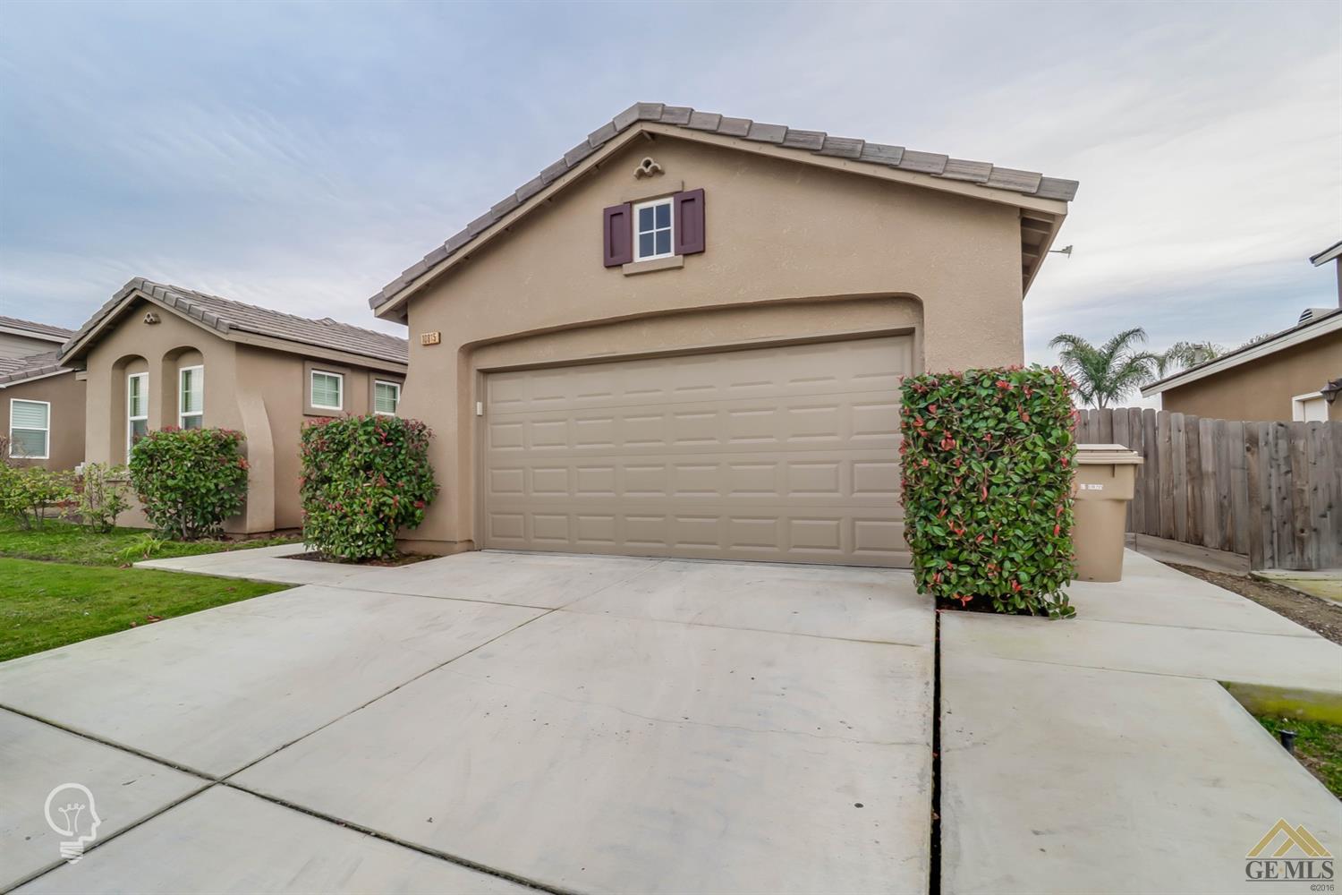 10815 Mountainside Drive Bakersfield, CA 93306 - Photo 2 of 35