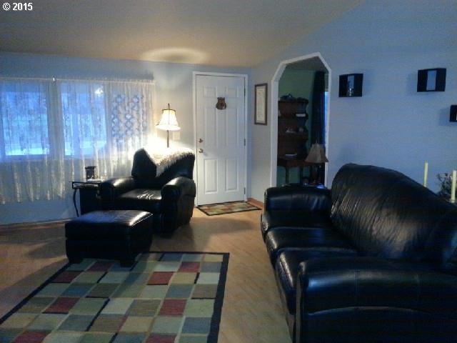 7835 Lookingglass Road Roseburg, OR 97471 - Photo 5 of 15 Gallery Image 5
