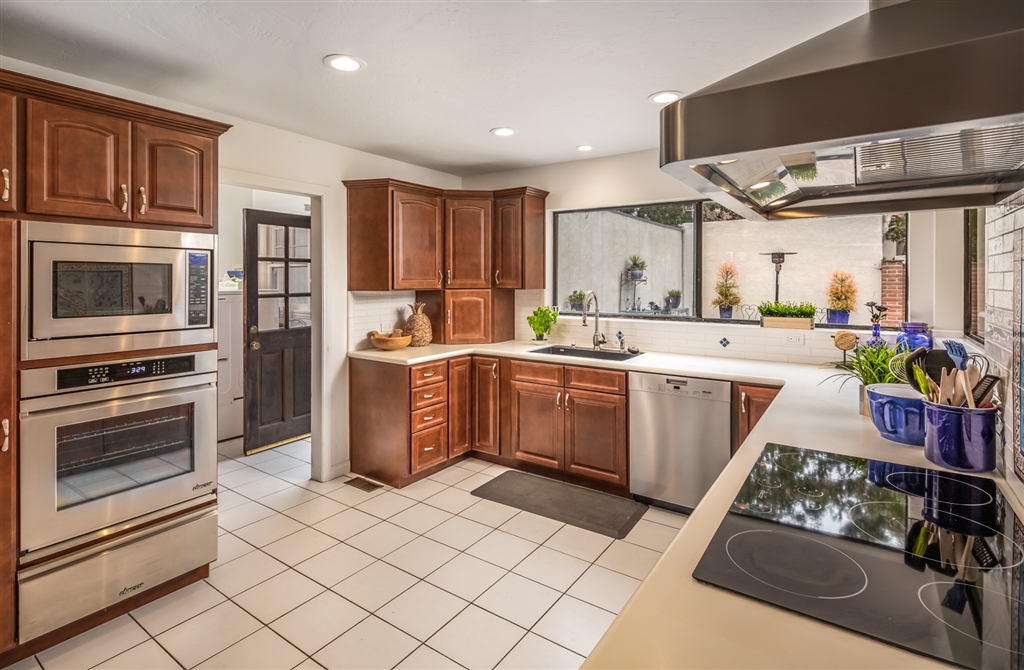 407 Shore View Lane Encinitas, CA 92024 - Photo 13 of 23