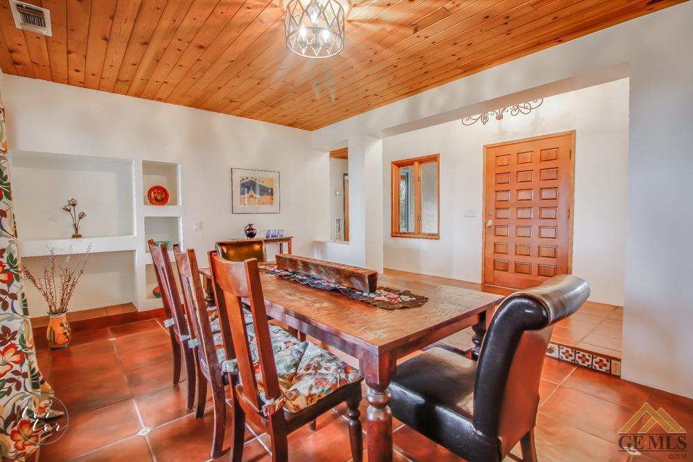 6209 Ridgetop Terrace Bakersfield, CA 93306 - Photo 7 of 37 Gallery Image 7