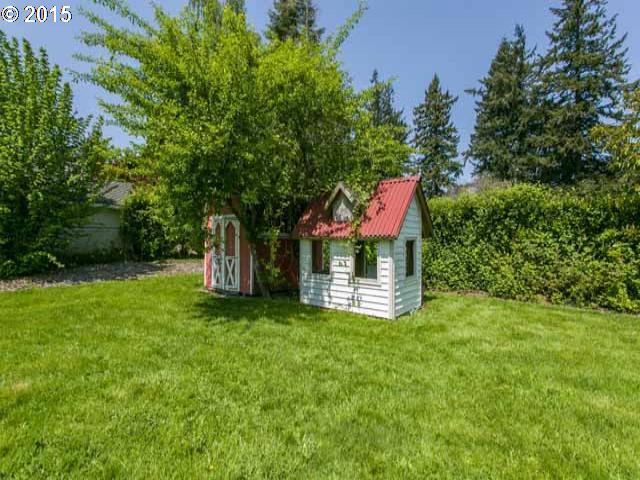 1441 Southwest Stephenson Street Portland, OR 97219 - Photo 14 of 16