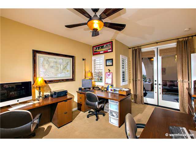 7603 Circulo Sequoia Carlsbad, CA 92009 - Photo 10 of 25 Spacious bedroom/office downstairs with it's own full bath