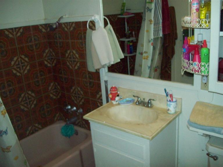 3045 Alloway Lane Bakersfield, CA 93307 - Photo 12 of 16