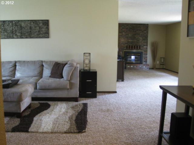 2063 Southwest Heiney Road Gresham, OR 97080 - Photo 6 of 11 Gallery Image 6