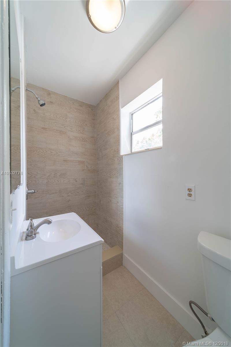 2376 Northwest 104th Street Miami, FL 33147 - Photo 16 of 17