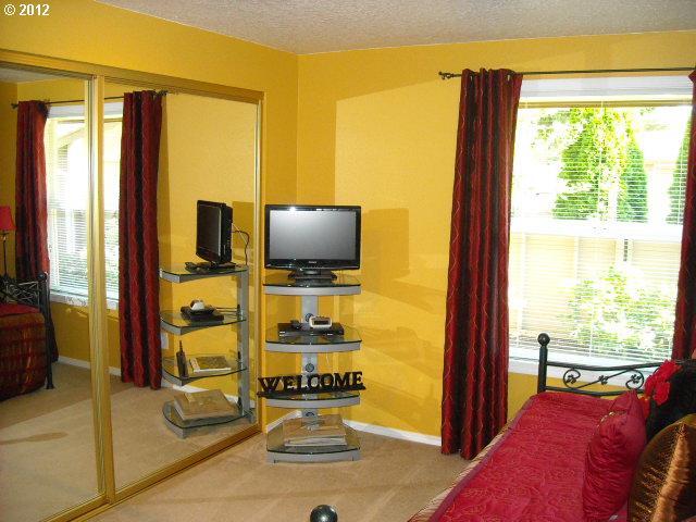 8446 Southwest Mohawk Street Tualatin, OR 97062 - Photo 10 of 16 Gallery Image 10